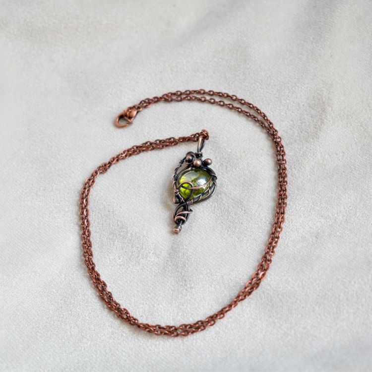 green-glass-necklace-wire-wrapping-jewelry-Pociecha-Jewelry-7.jpg