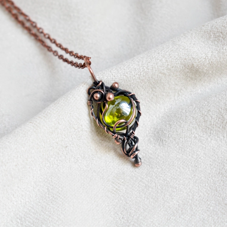 green-glass-necklace-wire-wrapping-jewelry-Pociecha-Jewelry-10.jpg