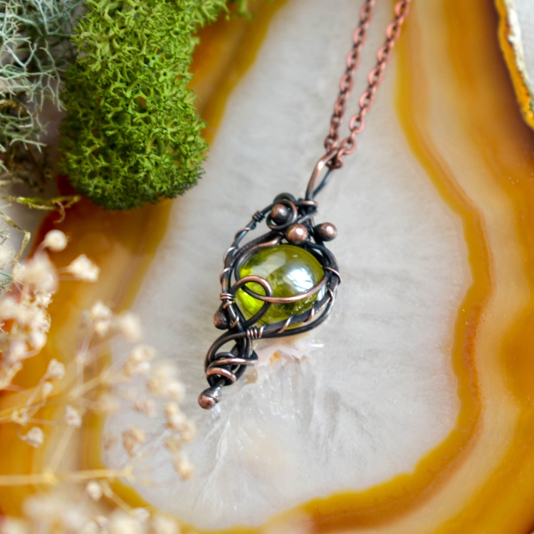 green-glass-necklace-wire-wrapping-jewelry-Pociecha-Jewelry-14.jpg