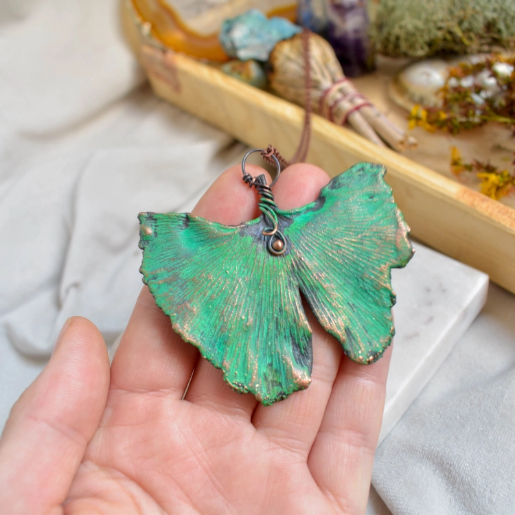 leaf-pendant-necklace-electroformed-plant-jewelry-Pociecha-Jewelry-3.jpg