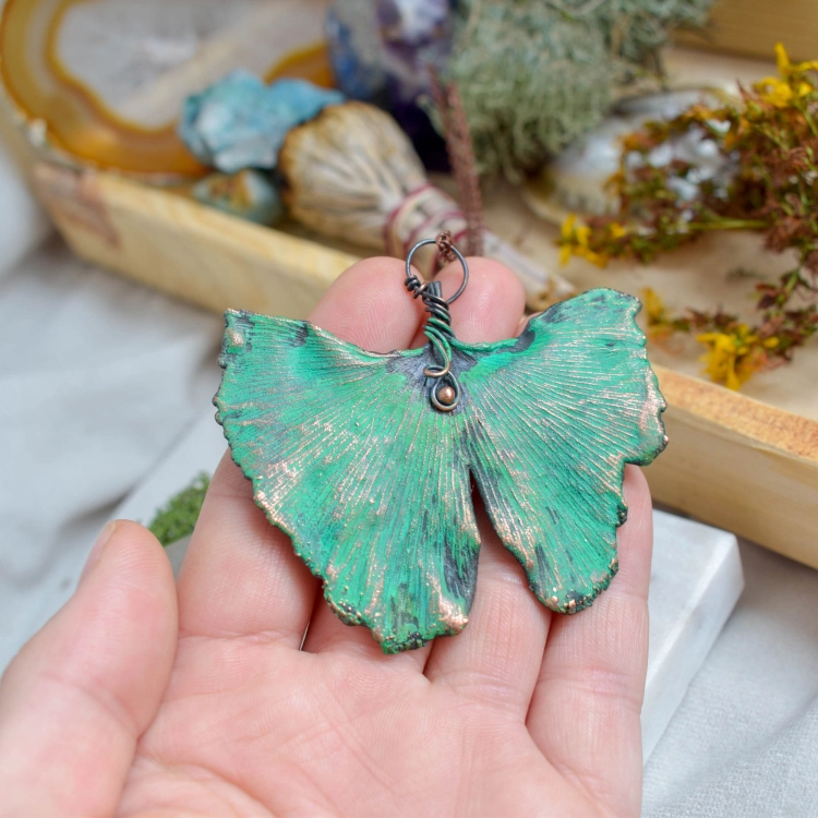 leaf-pendant-necklace-electroformed-plant-jewelry-Pociecha-Jewelry-5.jpg
