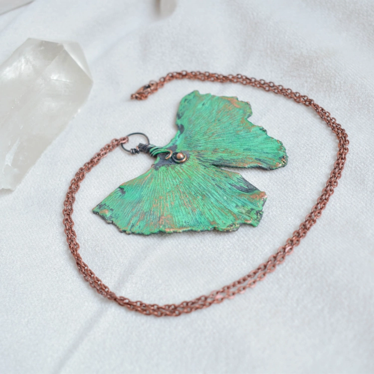 leaf-pendant-necklace-electroformed-plant-jewelry-Pociecha-Jewelry-11.jpg