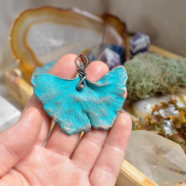 leaf-pendant-necklace-electroformed-plant-jewelry-Pociecha-Jewelry-17.jpg