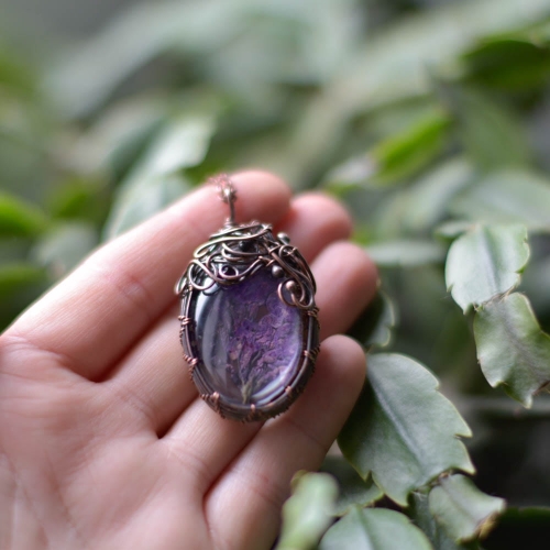 lilac-pressed-flower-terrarium-necklace-electroforming-pendant-neckalce-jewelry-Pociecha-Jewelry-31.jpg