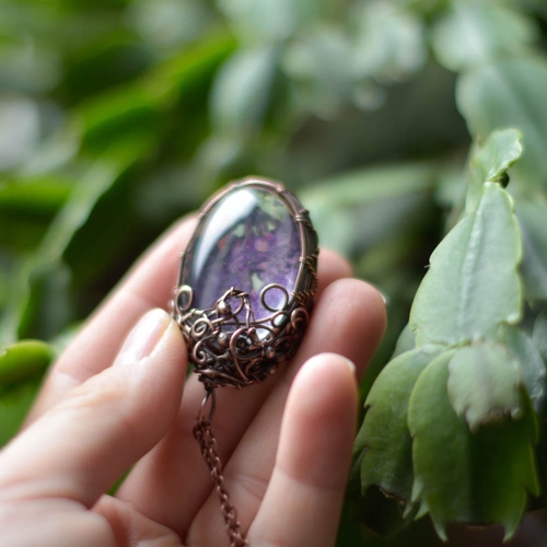 lilac-pressed-flower-terrarium-necklace-electroforming-pendant-neckalce-jewelry-Pociecha-Jewelry-33.jpg