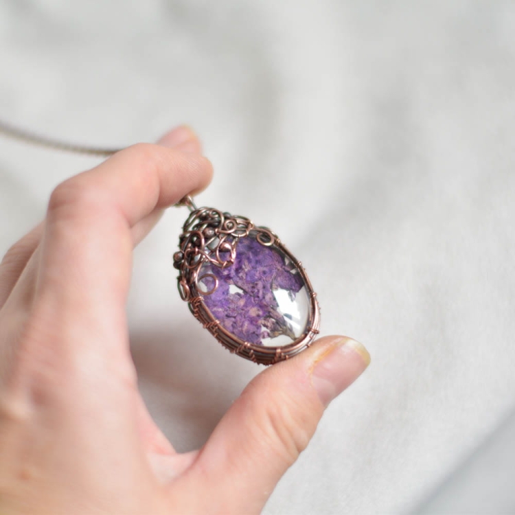 lilac-pressed-flower-terrarium-necklace-electroforming-pendant-neckalce-jewelry-Pociecha-Jewelry-41.jpg