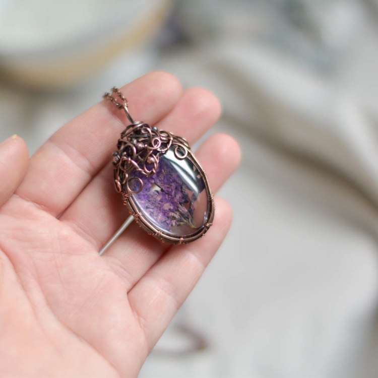 lilac-pressed-flower-terrarium-necklace-electroforming-pendant-neckalce-jewelry-Pociecha-Jewelry-44.jpg