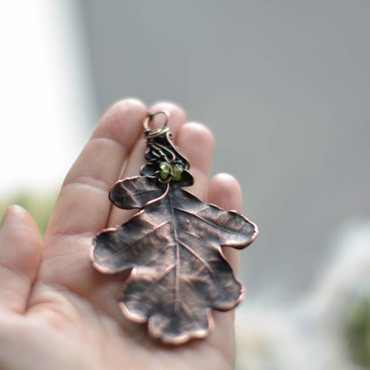 lilac-pressed-flower-terrarium-necklace-electroforming-pendant-neckalce-jewelry-Pociecha-Jewelry-21.jpg