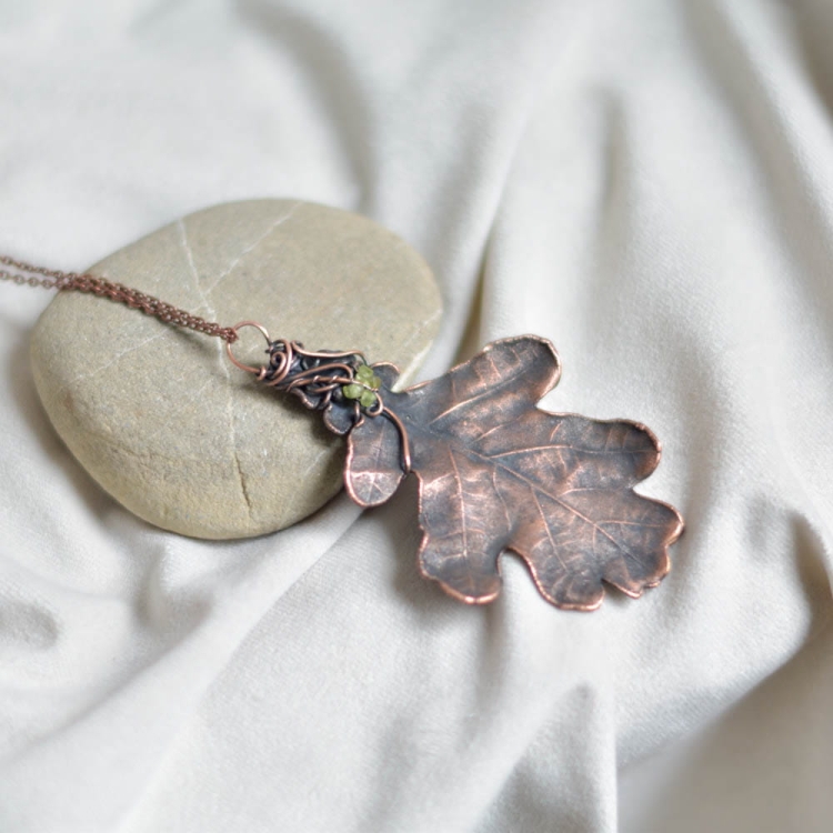 lilac-pressed-flower-terrarium-necklace-electroforming-pendant-neckalce-jewelry-Pociecha-Jewelry-23.jpg