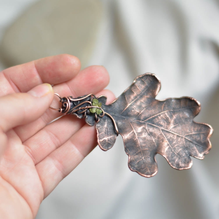 lilac-pressed-flower-terrarium-necklace-electroforming-pendant-neckalce-jewelry-Pociecha-Jewelry-25.jpg