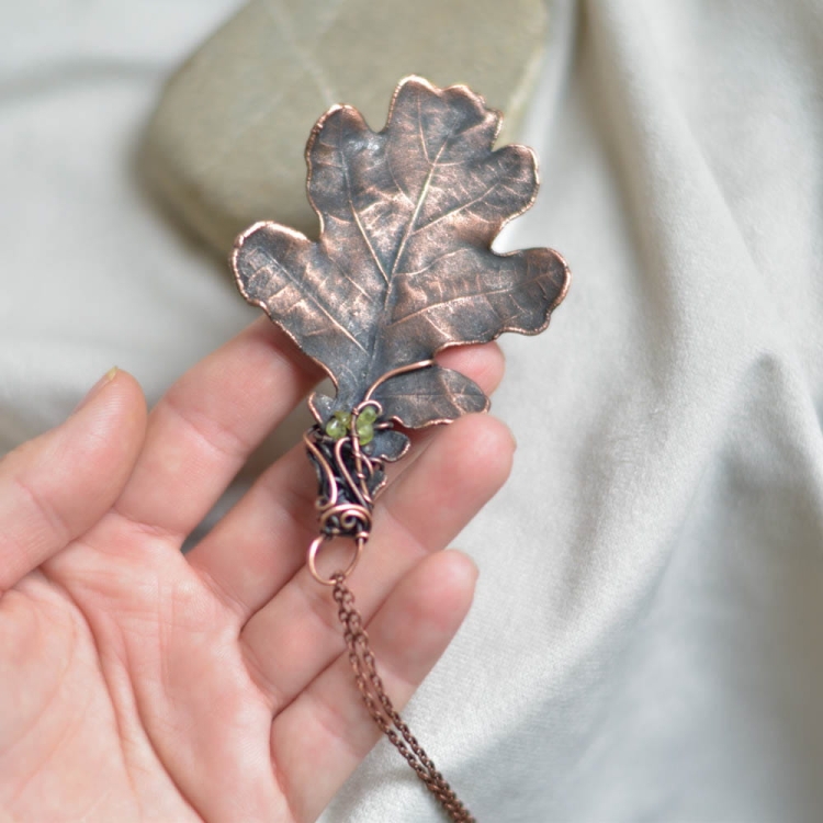 lilac-pressed-flower-terrarium-necklace-electroforming-pendant-neckalce-jewelry-Pociecha-Jewelry-26.jpg