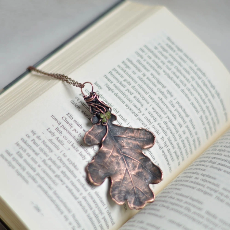 lilac-pressed-flower-terrarium-necklace-electroforming-pendant-neckalce-jewelry-Pociecha-Jewelry-28.jpg