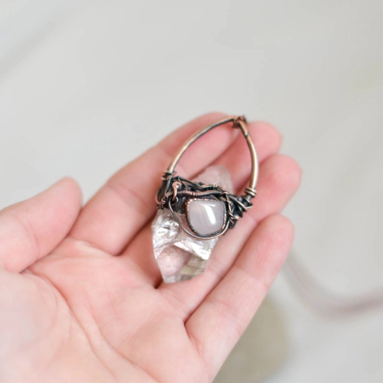 kryształy górskie-clear-quartz-necklace-Pociecha-Jewelry-24.jpg