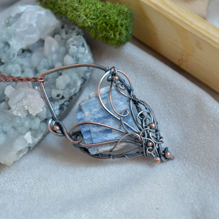 kyanite-pendant-necklace-copper-wire-wrapping-jewelry-Pociecha-Jewelry-14.jpg