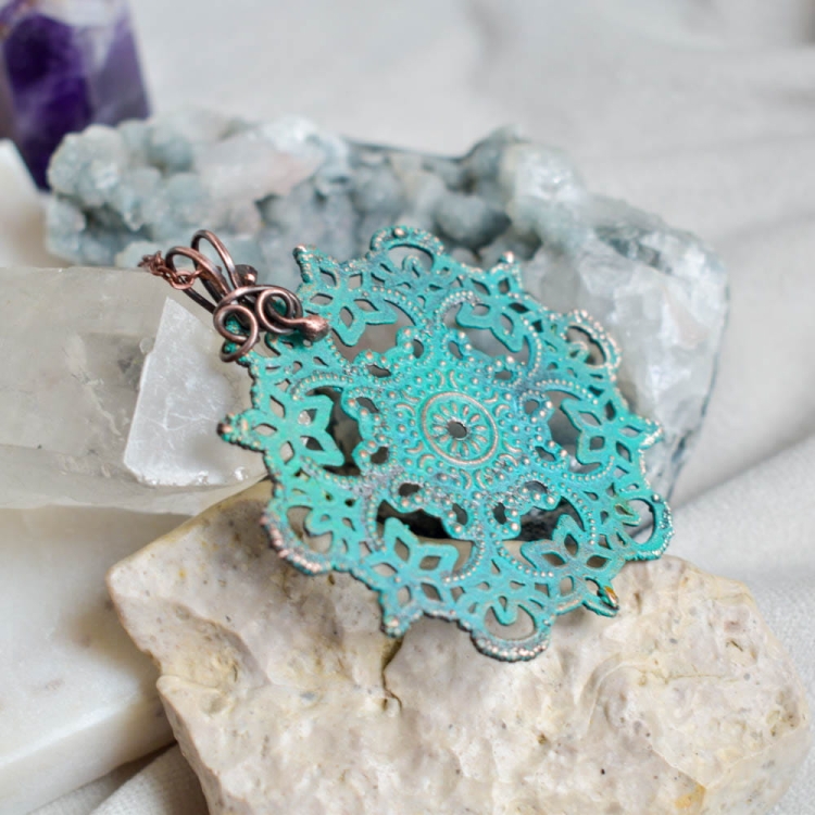 mandala-pendant-necklace-wire-wrapping-jewelry-Pociecha-Jewelry-8.jpg
