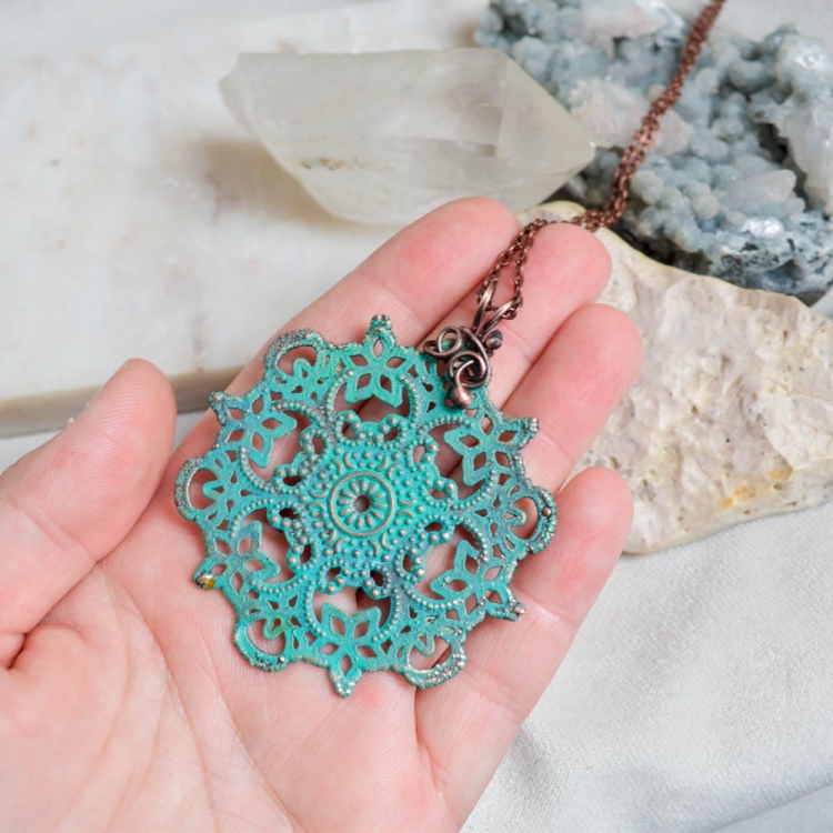 mandala-pendant-necklace-wire-wrapping-jewelry-Pociecha-Jewelry-10.jpg