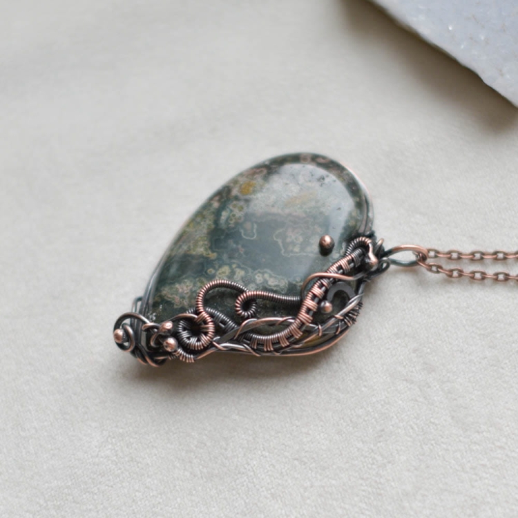 pociechajewelry-pociecha-jewelry-jaspis-serce-zielony-kamień-wisior-wirewrapping-3.jpg
