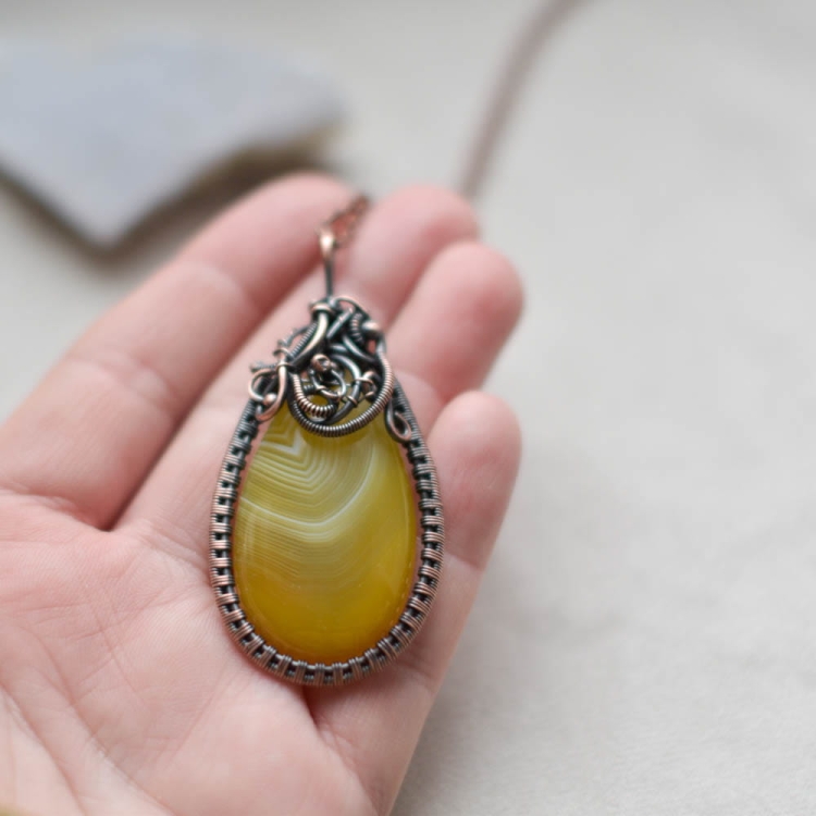 pociechajewelry-pociecha-jewelry-agat-żółty-kamień-wisior-wirewrapping-3.jpg