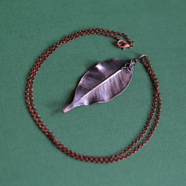 pociechajewelry-pociecha-jewelry-bizuteria-miedziana-wisior-elektroforming-galwanizacja-liść-4.jpg