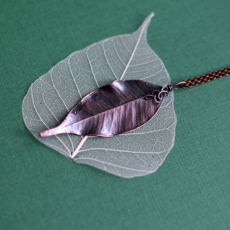 pociechajewelry-pociecha-jewelry-bizuteria-miedziana-wisior-elektroforming-galwanizacja-liść-5.jpg