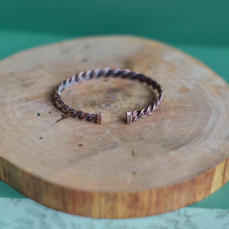 Miedziana bransoletka pleciona – unikatowa biżuteria handmade, idealna na prezent