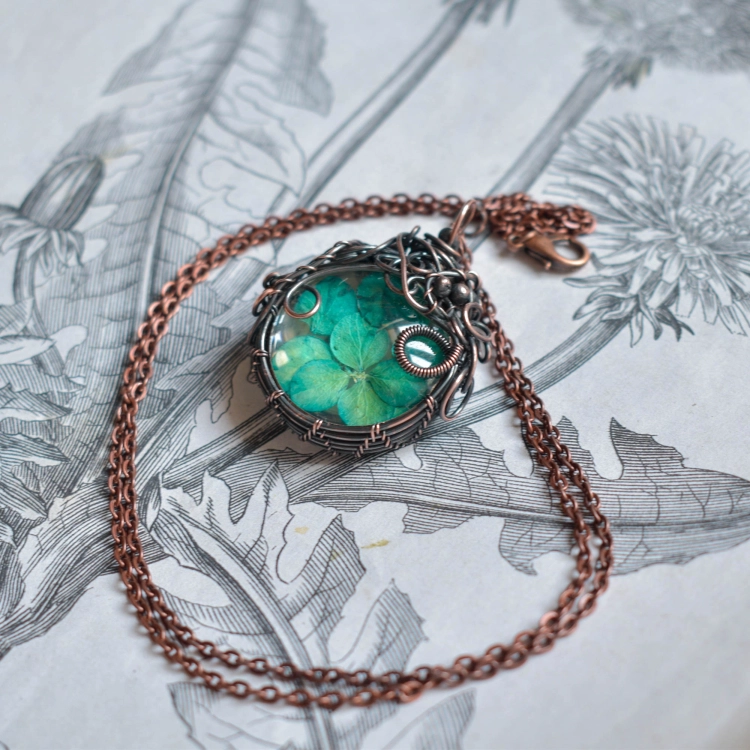 hortensja-w-szkle-naszyjnik-miedziany-wisior-Pociecha-Jewelry-10.jpg
